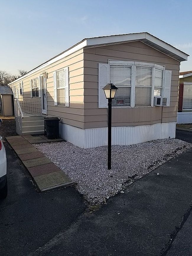 Image of 2701 Goethals Rd N Apt C9