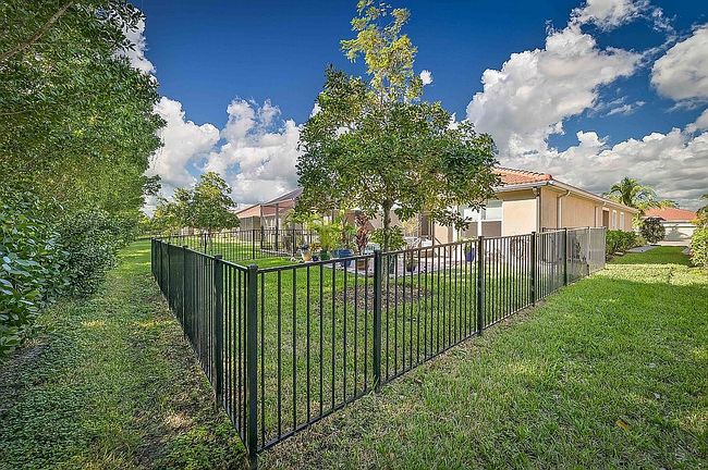 Photo of 4250 Dutchess Park Rd, Fort Myers, FL