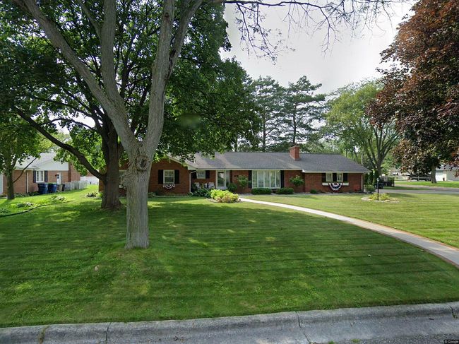 Photo of 785 Fairway Dr, Saginaw, MI