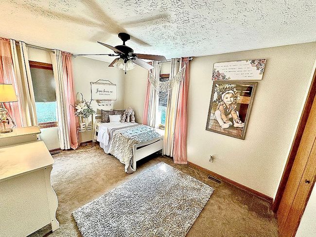 Photo of 160 Crestwood Ct, Belpre, OH