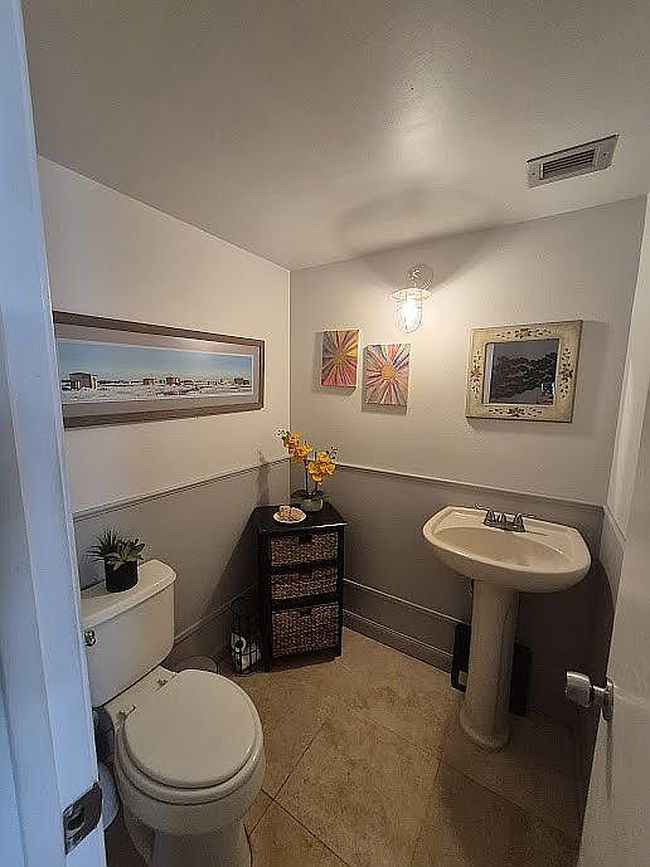 Photo of 2200 Ne 33rd Ave Apt 6E, Fort Lauderdale, FL