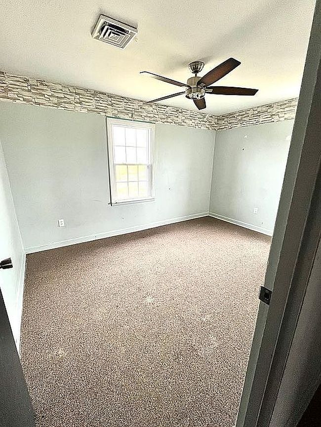 Image of 2550 Lyon School Rd