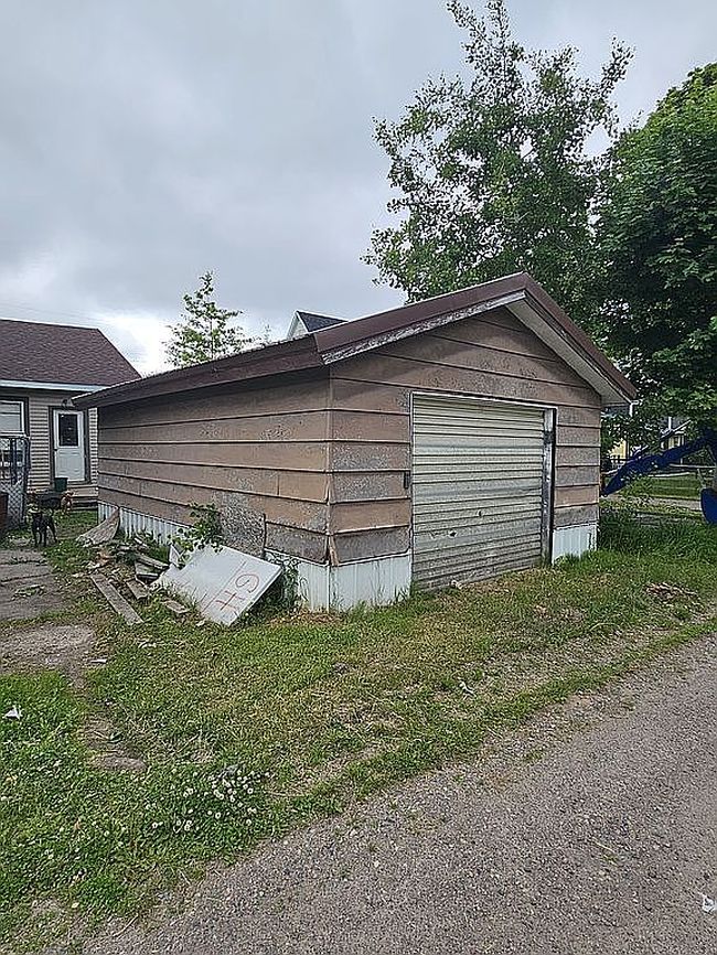 Photo of 815 Young St