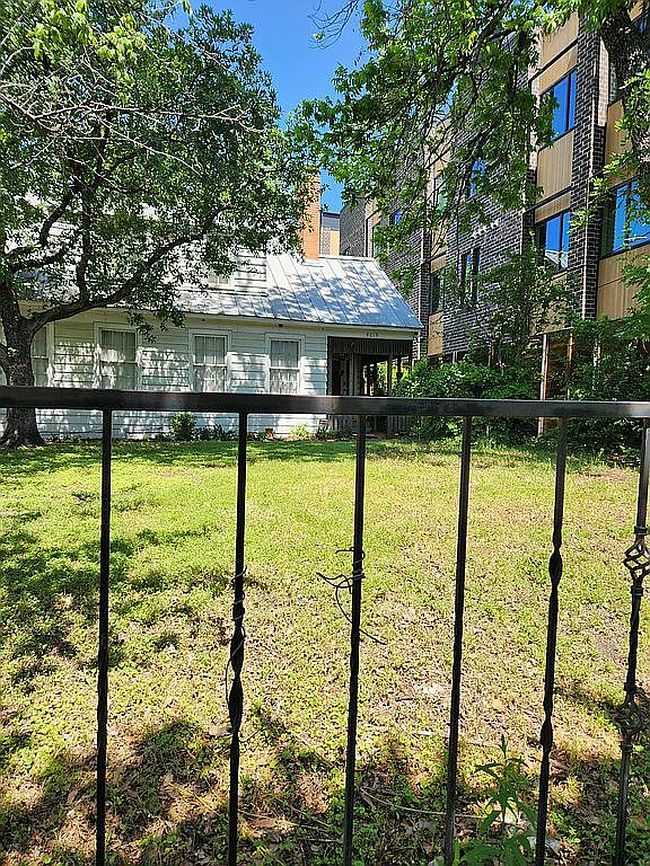 Photo of 4619 Munger Ave, Dallas, TX