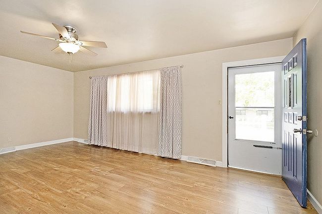 Photo of 1701 Kenmar Dr, Manhattan, KS