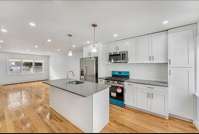 Image of 171 Th St