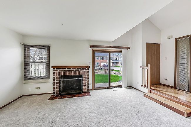 Photo of 51 Bright Ridge Dr, Schaumburg, IL