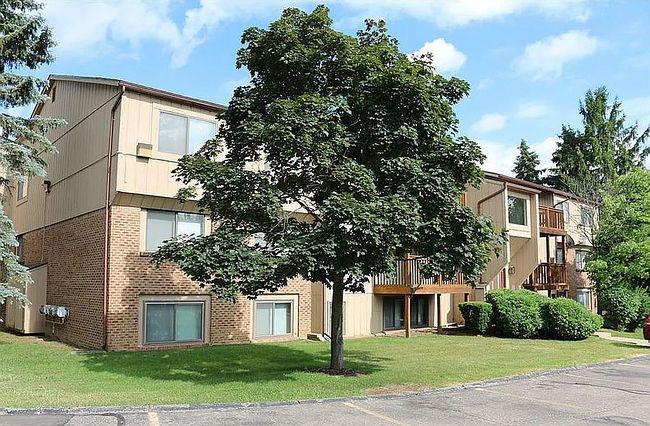 Photo of 30060 W Twelve Mile Rd Unit 87