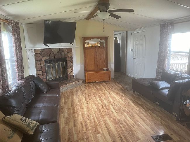 Preview of property located at 311 W Center St
