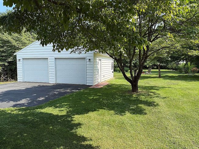 Photo of 7 Mimosa Dr, Mechanicsburg, PA