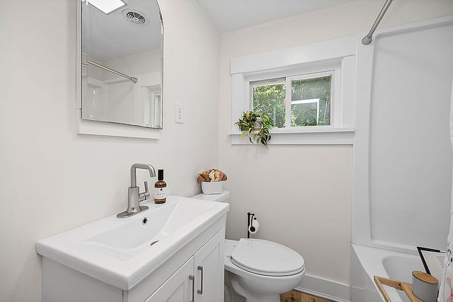 Photo of 13506 Darrow Rd, Vermilion, OH