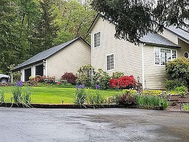 Photo of 622 Winter Creek Ln, Roseburg, OR