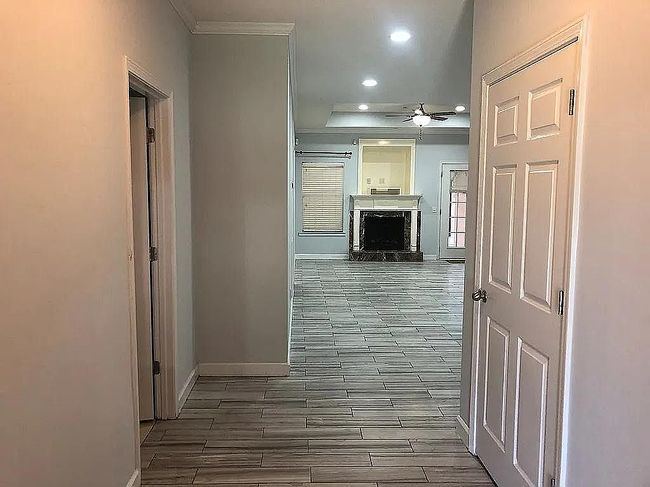 Image of 606 Frankfort Dr