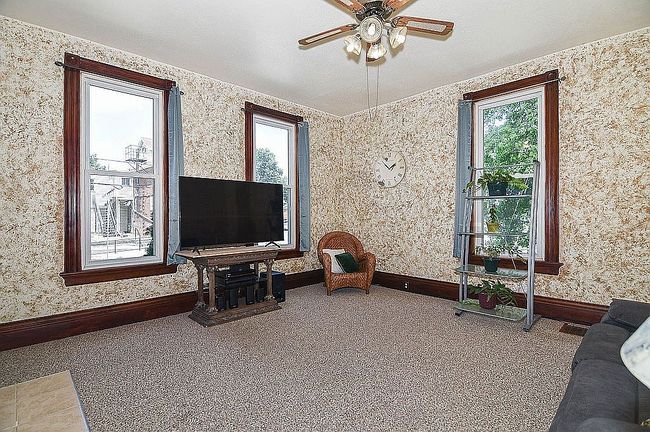 Photo of 230 Kaufmann Ave, Dubuque, IA