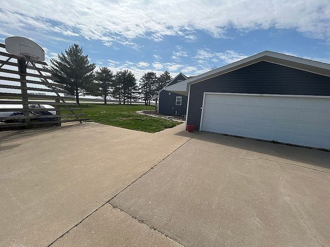 Additional photo 3 of property located at 1736 E Us Highway 136