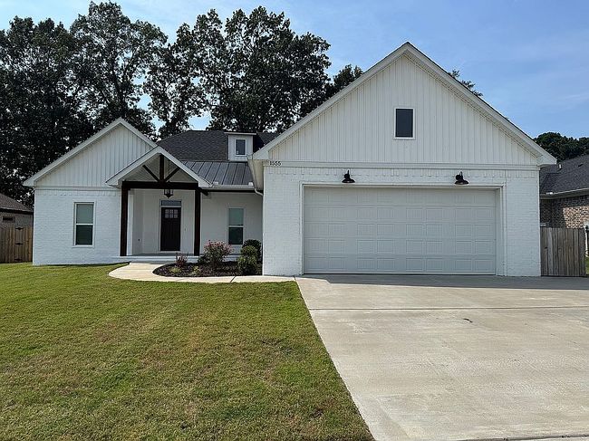 Photo of 1555 Ivy Place Dr
