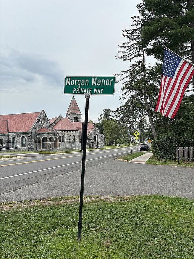 Photo of 4 Morgan Mnr Apt 4, Lenox, MA