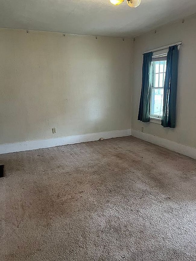 Image of 623 N Bluff Ave