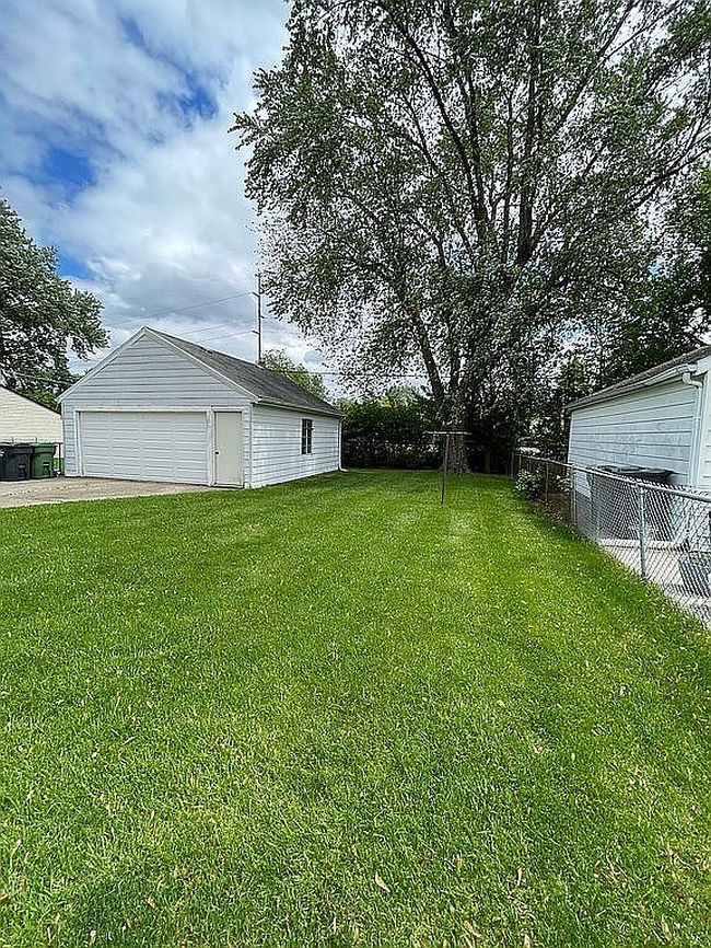 Photo of 564 Southfield Dr, Maumee, OH