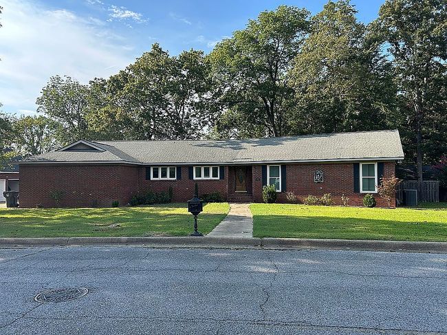 Photo of 1315 Forest Brook Dr