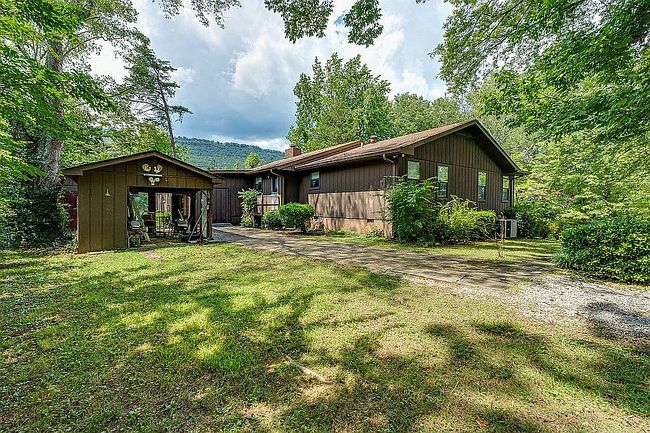 Photo of 5420 Mountain Creek Rd, Chattanooga, TN