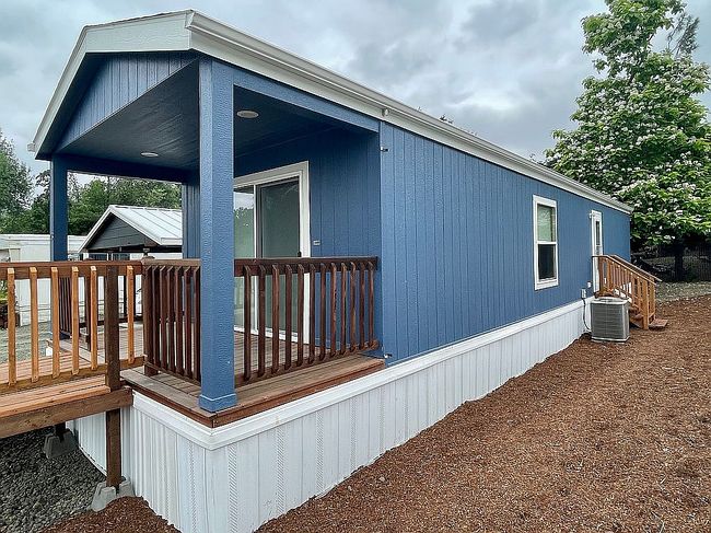 Photo of 202 Ne Neptune Ct, Roseburg, OR