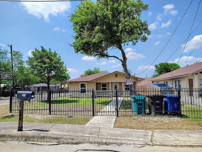 Image of 295 Riverdale Dr