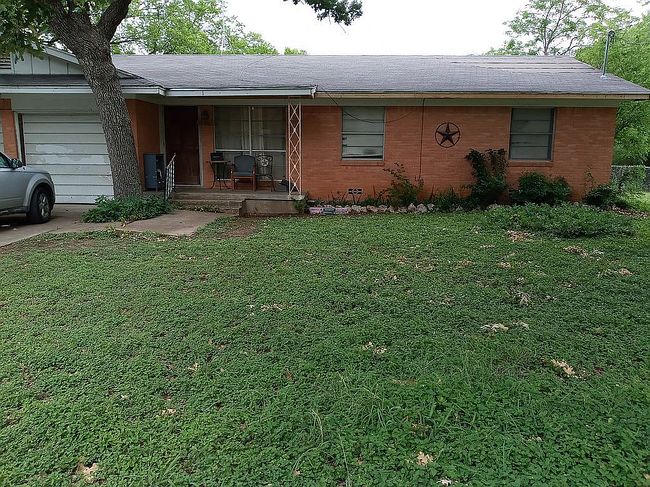 Image of 2501 Oak Dr
