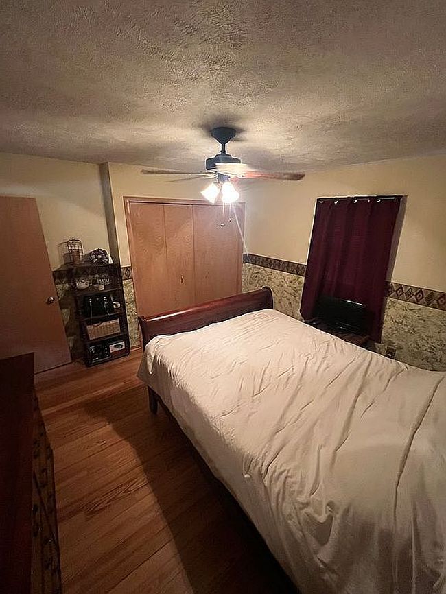 Photo of 627 N Market St, Hoopeston, IL