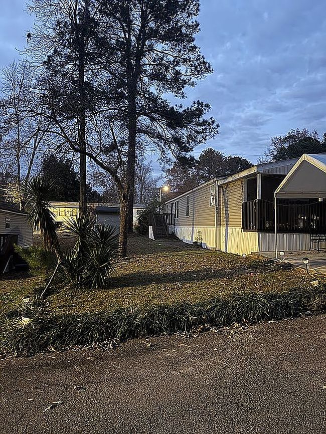 Photo of 103 Georgetown Dr, Fayetteville, GA