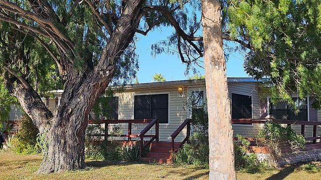 Image of 4901 Carnation Ave