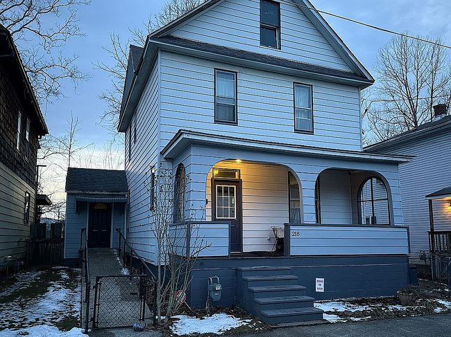 Additional photo 3 of property located at 218 Center St