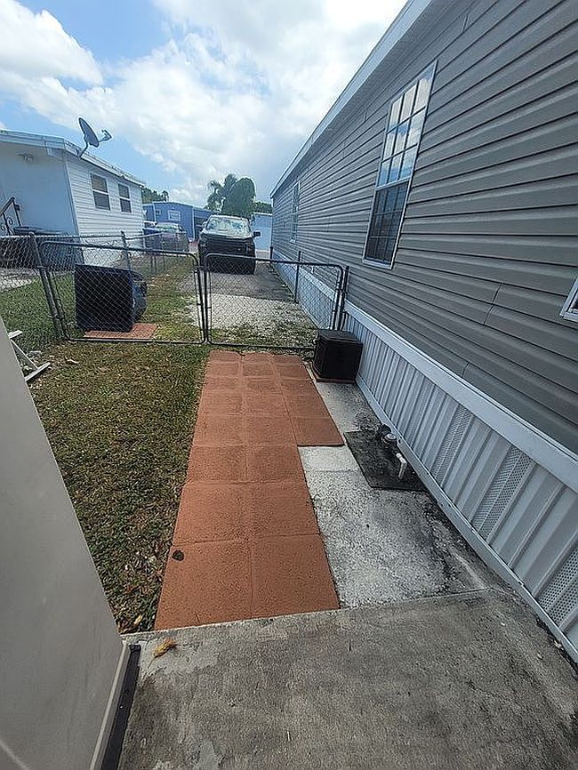 Photo of 12791 Sw 8th Ter, Miami, FL