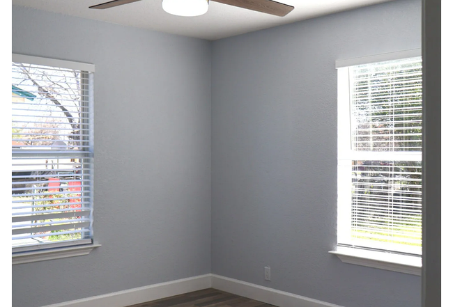 Additional photo 2 of property located at 206 Verne St