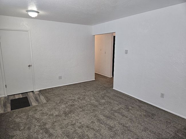 Image of 665 N Woodruff Ave
