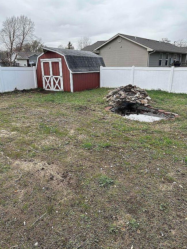 Image of 1808 E 33rd Ave