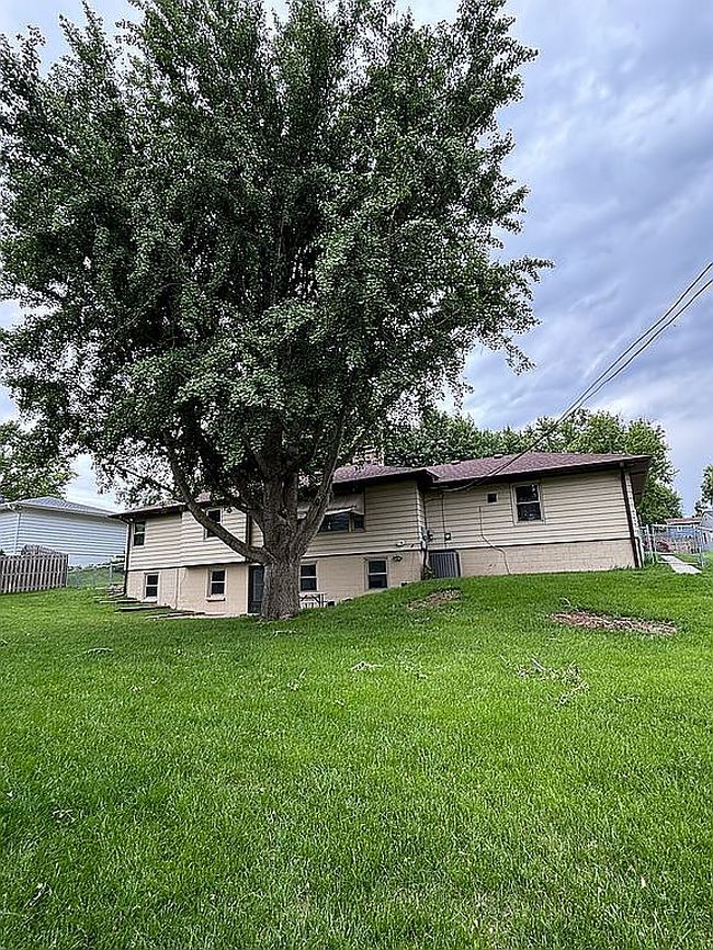 Image of 1113 S 94th St