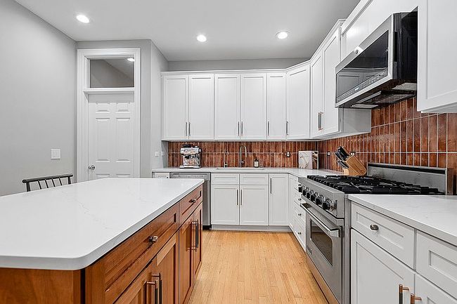 Additional photo 3 of property located at 3239 N Racine Ave #1