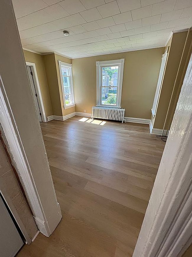 Photo of 30 S White St, Poughkeepsie, NY