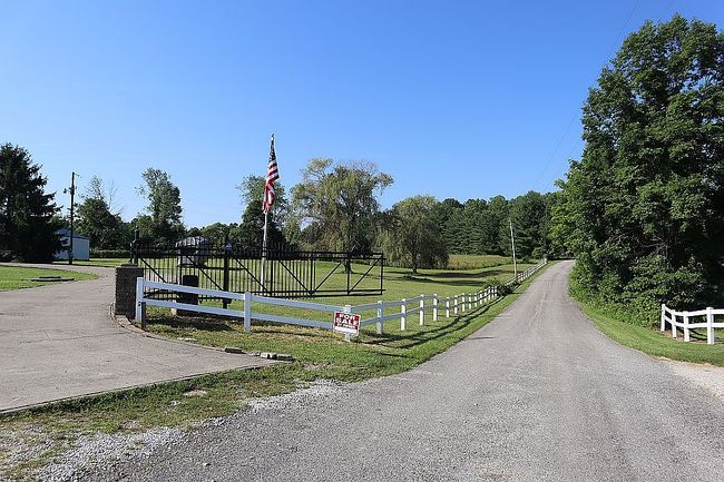 Photo of 11032 Fiscus Cemetery Rd, Coal City, IN