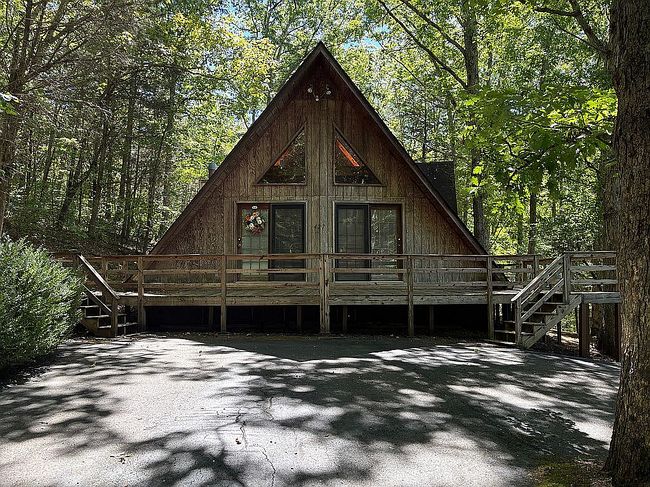 Photo of 427 Dark Hollow Rd