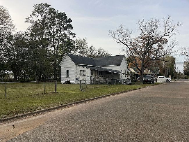 Image of 401 W Main St