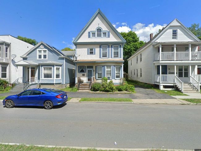Image of 130 6th Ave