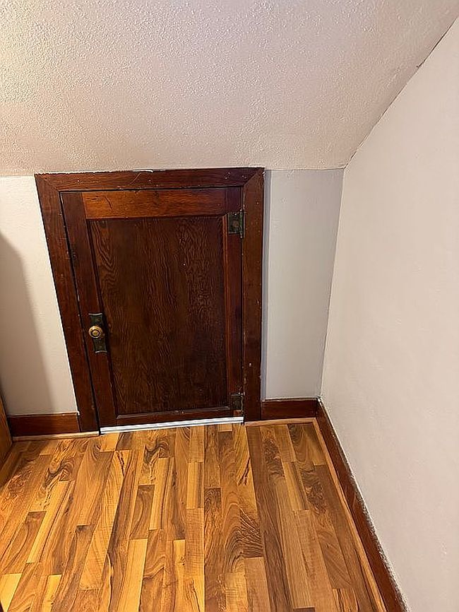 Image of 1072 1st Ave