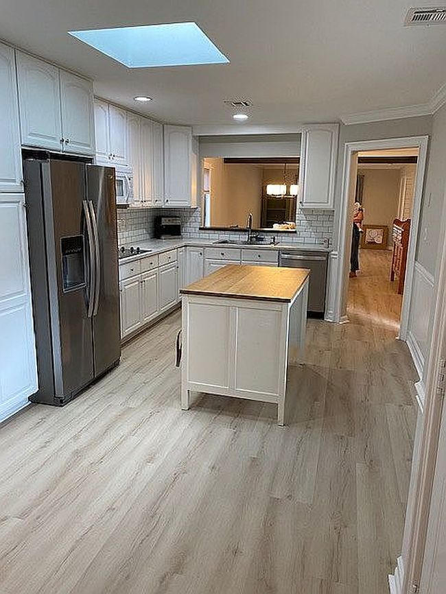 Photo of 11 Ashley Cir, Commack, NY