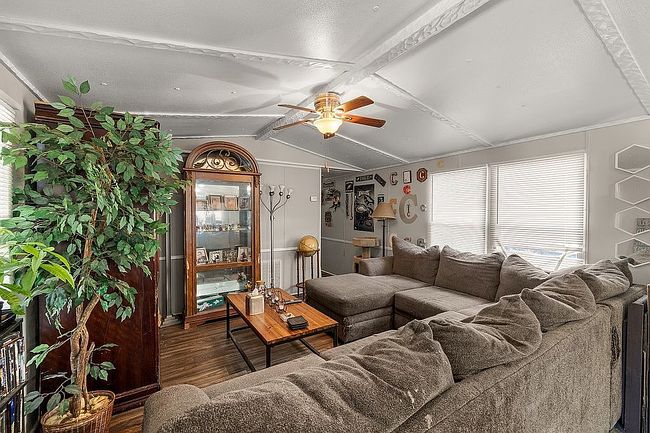 Image of 194 Mountain Dr
