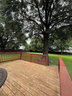Image of 10204 Meadowood Dr