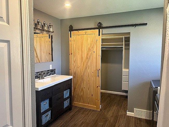 Additional photo 2 of property located at 1812 Story Ave