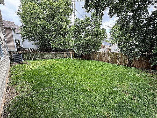 Image of 401 White Oak Trce