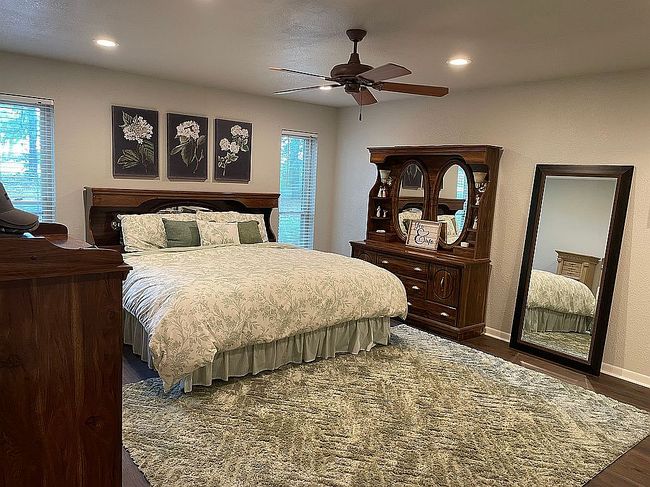 Image of 942 Diana Ln